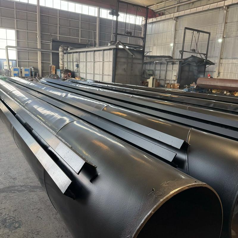 ct工法樁用防腐螺旋鋼管加班生產(chǎn)，我廠兩條3PE生產(chǎn)線全力運(yùn)轉(zhuǎn)